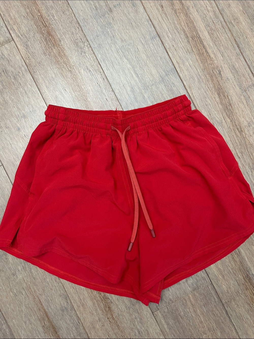 Lululemon Pace Rival High-Rise Short 5"
Pool Party sz 2